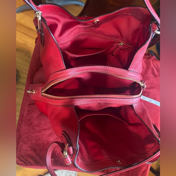 Coach Edie 31 Shoulder Bag in Polished Red Pebbled leather - Picture 5 of 10